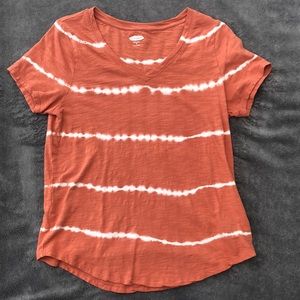Old navy tee shirt